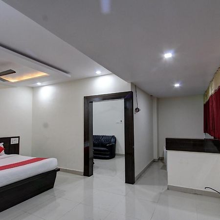 Collection O 38566 Mk Hotel And Lodge Gulbarga Kültér fotó