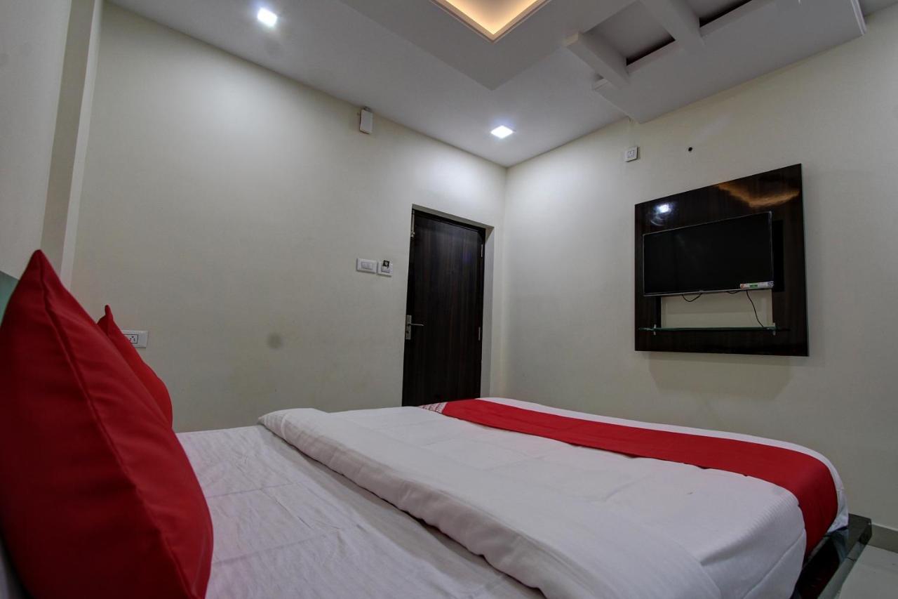 Collection O 38566 Mk Hotel And Lodge Gulbarga Kültér fotó