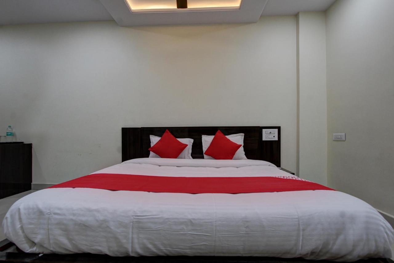 Collection O 38566 Mk Hotel And Lodge Gulbarga Kültér fotó