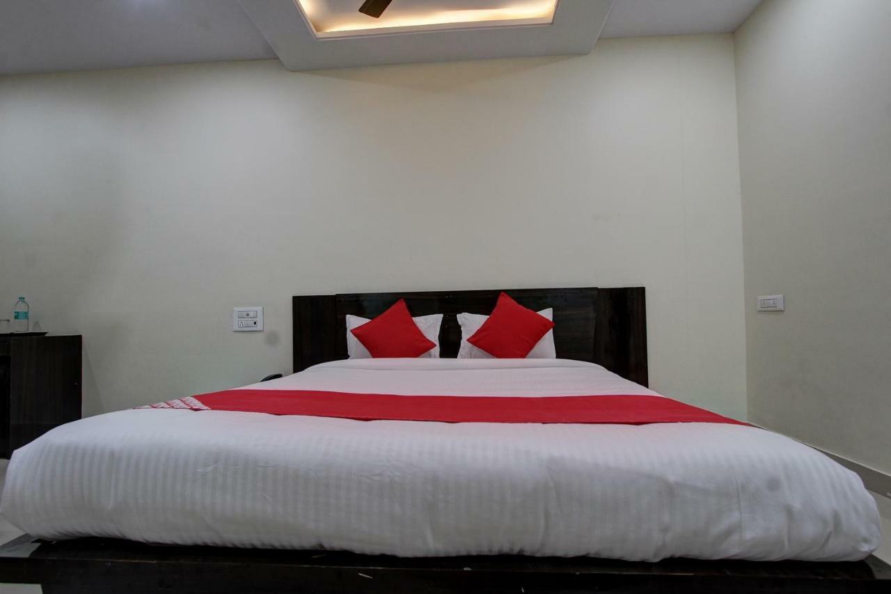 Collection O 38566 Mk Hotel And Lodge Gulbarga Kültér fotó