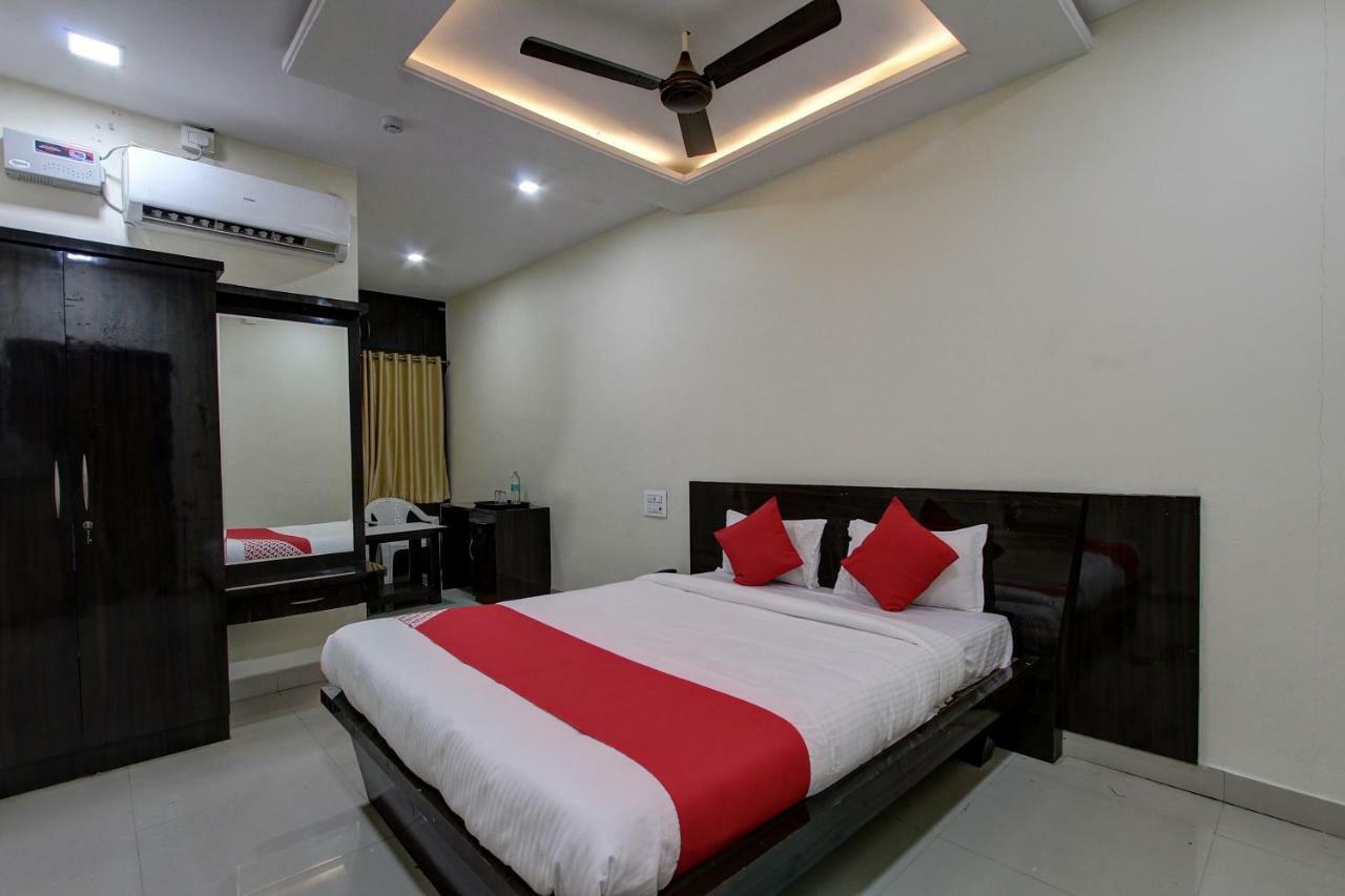 Collection O 38566 Mk Hotel And Lodge Gulbarga Kültér fotó